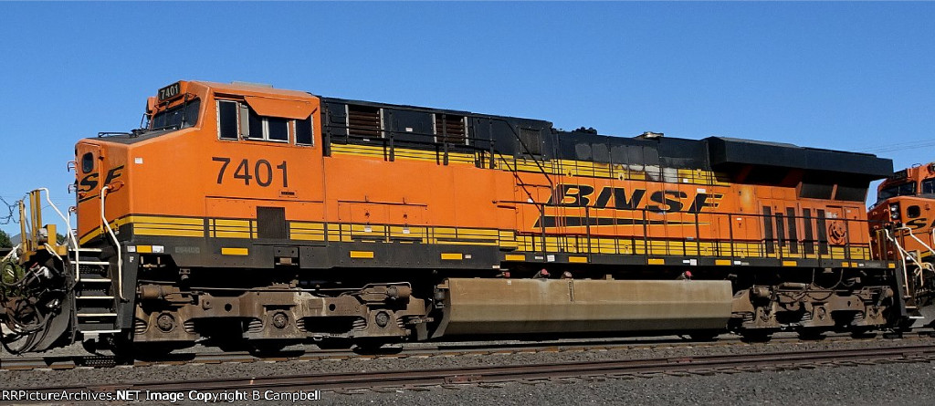 BNSF 7401